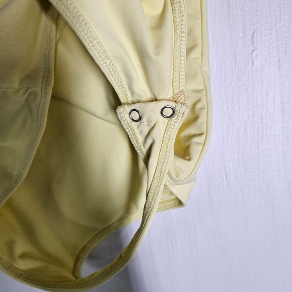 Vitality Allora High Neck Bodysuit M‎ Pale Yellow Balance Athletica - Picture 4 of 10